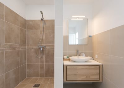 TWO BEDROOM BLEU EMERAUDE BATHROOM MASTER